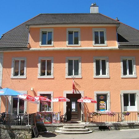 Chambres D'Hotes Le Passiflore Les Brenets Exterior foto